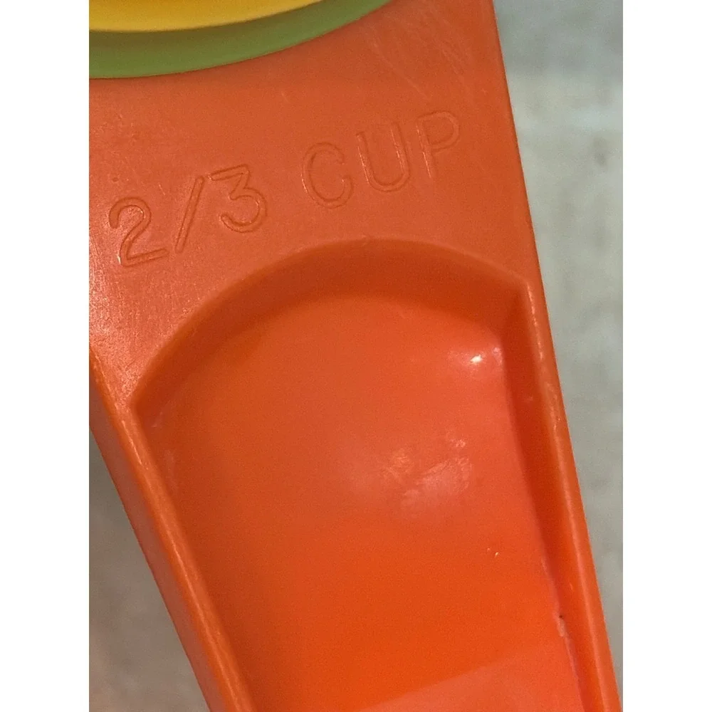Vintage Tupperware Measuring Cups Set 5 Harvest Colors Green Yellow Orange USA